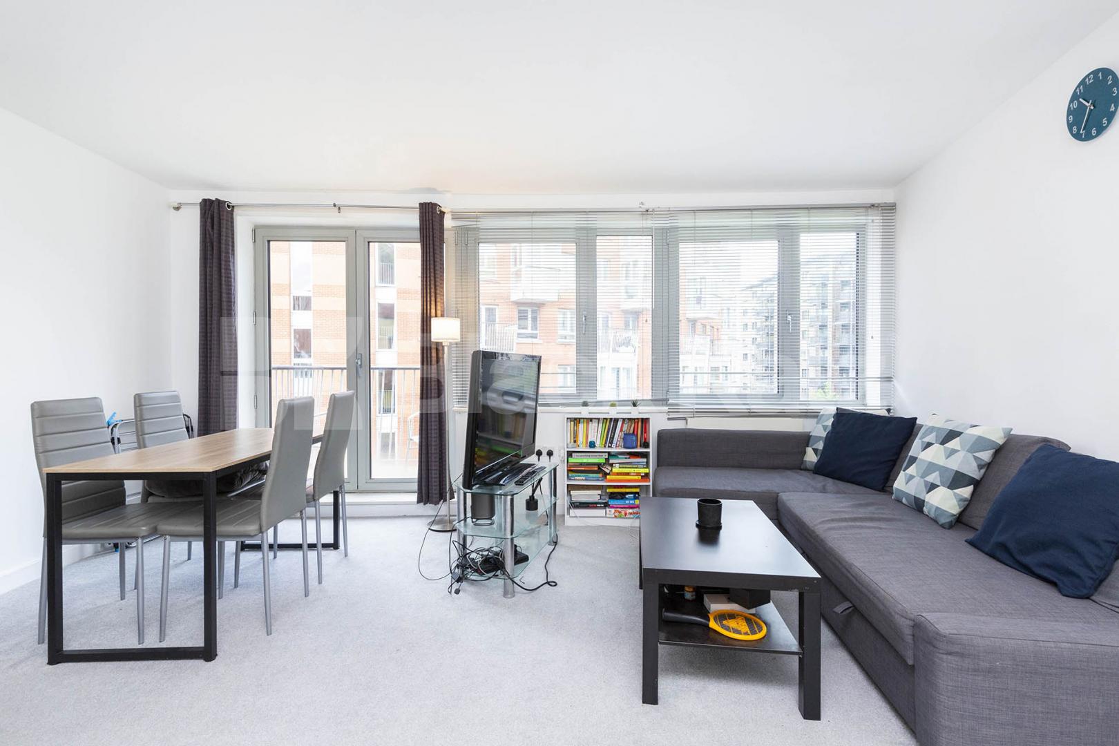 1 bedroom in private development with concierge and private balcony Eden Grove , Holloway